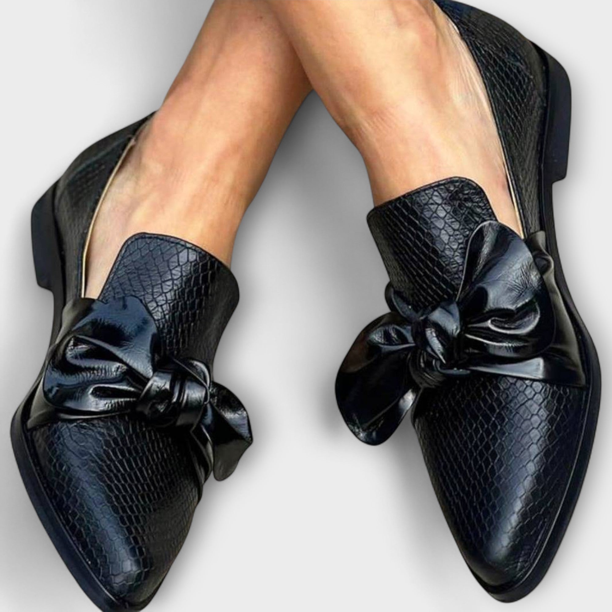 Elance™ | Elegant Bow Moccasins
